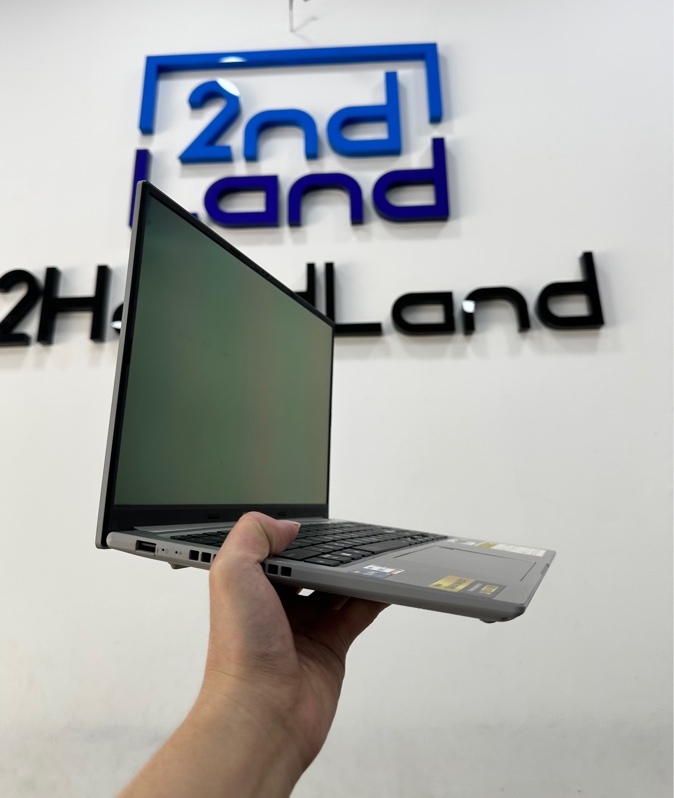 Laptop Asus Vivobook X1505VA - Màn Oled - i9 13900H/ Ram 16/512GB SSD - Pin 82% - Màu bạc - Ngoại hình 97% - Màn hoằn phím nhẹ - Fullbox