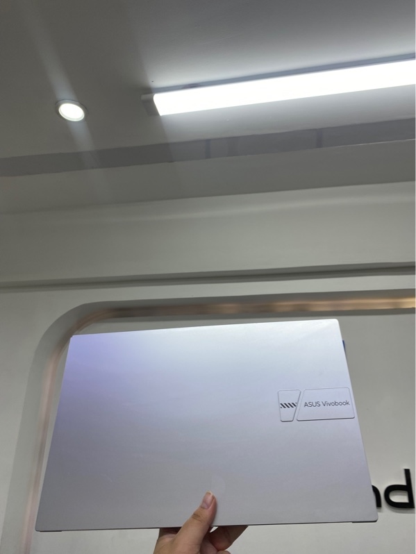 Laptop Asus Vivobook X1505ZA - i5-12500H - 16/512GB SSD - Màu xám - Pin thay 100% - Ngoại hình 97.5% - Màn in phím, ám hồng, cấn 1 góc - Kèm sạc