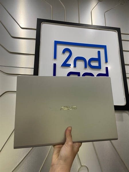 Laptop Asus Vivobook X409DA-D409DA - AMD Ryzen 3 3200U - 60hz - Ram 4/256GB SSD - Pin 62.6% - Màu trắng - Ngoại hình: 97% - Viền máy + lưng màn trầy, loa trái mất, loa phải rè nặng - Kèm sạc