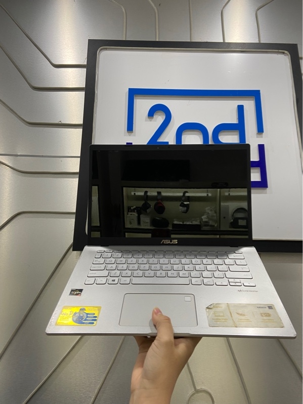Laptop Asus Vivobook X409DA - Ryzen 5 3500U - Ram 12GB, SSD 1TB - Pin 61% - Màu bạc - Ngoại hình: 97% - màn ám phím, màn đốm phản quang - Kèm sạc