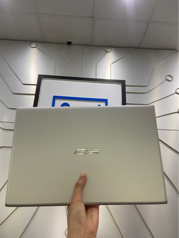 Laptop ASUS VivoBook X412FA - I5-10210U - Ram 8/512GB SSD - Pin 67% - Màu bạc - Ngoại hình: 97% - Xước cấn sườn, màn ám hồng, 3 chấm phản quang - Kèm sạc