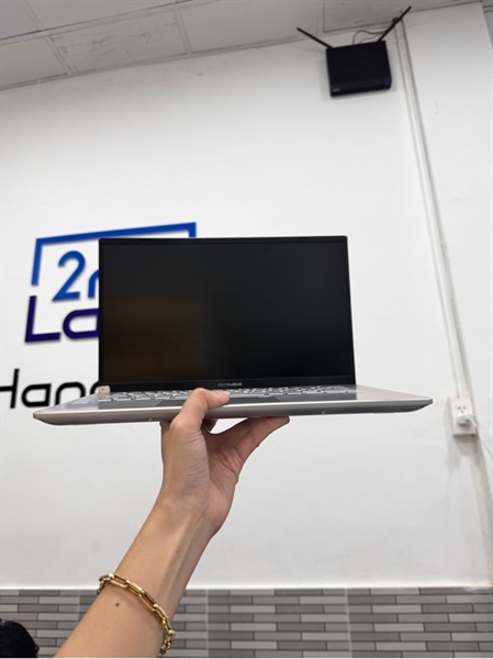Laptop Asus Vivobook X412FA - i5-8265U - 8/512SSD - Màu bạc - Pin 60% - Ngoại hình: 97% - Màn phản quang, loa rè - Body, kèm sạc 1