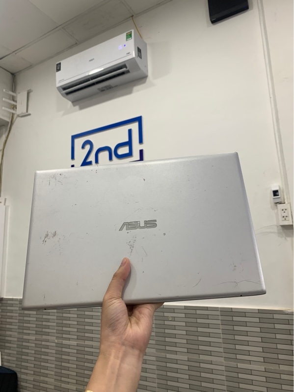 Laptop Asus vivobook x412FA - i5-8265u - Ram 8/512 ssd - Màu bạc - Pin 45% - Ngoại hình: 96% - Màn ám hồng, phản quang - Kèm sạc