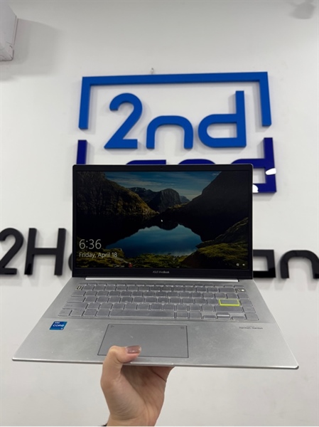 Laptop Asus Vivobook X421EA - i5 1135G7 - Card tích hợp - 8/512GB SSD - Màu bạc - Pin 60% - Ngoại hình 97% - Bản lề yếu , trầy vỏ, màn ám vàng nhẹ - Kèm sạc 2