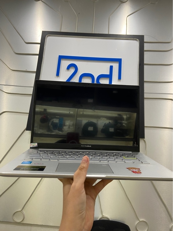 Laptop Asus Vivobook X421EAY - i3-1115G4 - Ram 4/512GB SSD - Pin chai - Màu bạc - Ngoại hình: 96% - Màn ám hồng trong nặng , chữ in trên màn , nút Enter hư, phản quang màn đen , màn rộp in phím , loa trái nhỏ - Kèm sạc - sp lỗi không bảo hành