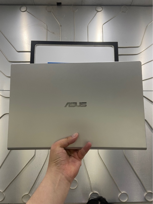 Laptop Asus Vivobook X509FA - i5-8265U - Ram 12/256GB - Pin 58% - Màu bạc - Ngoại hình: 97% - Màn phản quang, ám hồng - Kèm sạc