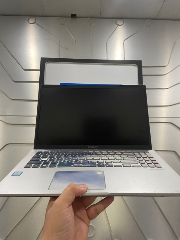 Laptop Asus Vivobook X509FA - i5-8265U - Ram 12/256GB - Pin 58% - Màu bạc - Ngoại hình: 97% - Màn phản quang, ám hồng - Kèm sạc