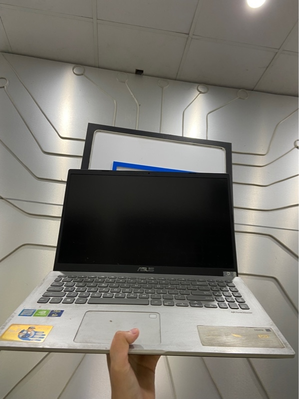 Laptop Asus Vivobook X509FJ - i5-8265U - Ram 8/128GB SSD - MX230 - Pin 59% - Màu xám - Ngoại hình: 97% - loa rè nặng , màn phản quang , màn ám vàng hồng nặng , máy chậm , mic hư - Kèm sạc - không bảo hành