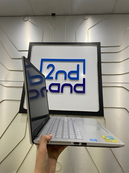 Laptop Asus Vivobook X509MA - Intel Celeron N4020 - Ram 4/256GB - Pin 56% - Màu bạc - Ngoại hình: 97% - Mặt A,C xước nhiều, bản lề yếu, loa rè nặng, màn hở sáng 3 góc - Kèm Box + sạc - không bảo hành 2