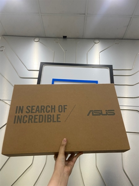 Laptop Asus Vivobook X509MA - Intel Celeron N4020 - Ram 4/256GB - Pin 56% - Màu bạc - Ngoại hình: 97% - Mặt A,C xước nhiều, bản lề yếu, loa rè nặng, màn hở sáng 3 góc - Kèm Box + sạc - không bảo hành 3