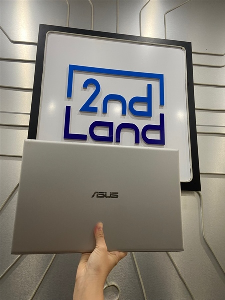 Laptop Asus Vivobook X512FA - i3-8145U - Ram 4/512GB SSD - Màu bạc - Pin 62% - Ngoại hình: 97% - Màn bầm phản quang - Body - Kèm sạc