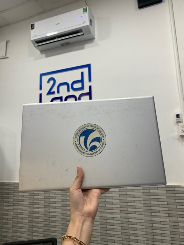 Laptop Asus vivobook X512FL - i5-8265U - Ram 12/240 ssd - Nvidia geforce Mx250- Màu bạc - Pin 60% -Ngoại hình: 96% - Trầy mặt a, màn phản quang, in phím - Kèm sạc