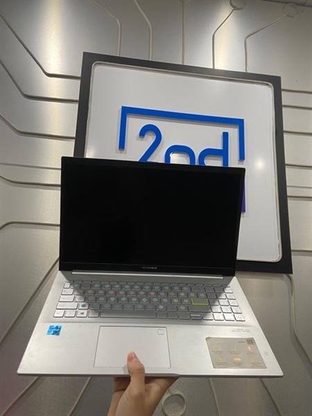Laptop Asus Vivobook X513EA - i3-1115G4 - Ram 4/512GB SSD - Pin 60% - Màu bạc - Ngoại hình: 97% - Kèm sạc 1