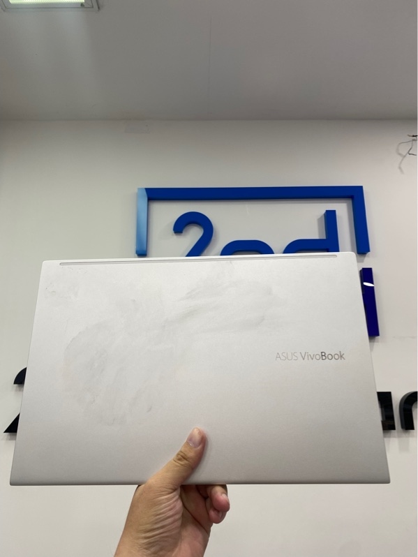 Laptop Asus Vivobook X513EAN - i5-1135G7 - Ram 8GB - SSD 512GB - Pin: 100% thay new - Màu bạc - Ngoại hình: 97% - Viền trầy xước, màn ám hồng viền nhẹ - Kèm sạc
