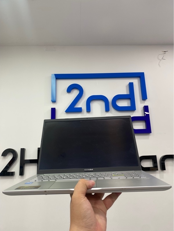 Laptop Asus Vivobook X513EAN - i5-1135G7 - Ram 8GB - SSD 512GB - Pin: 100% thay new - Màu bạc - Ngoại hình: 97% - Viền trầy xước, màn ám hồng viền nhẹ - Kèm sạc