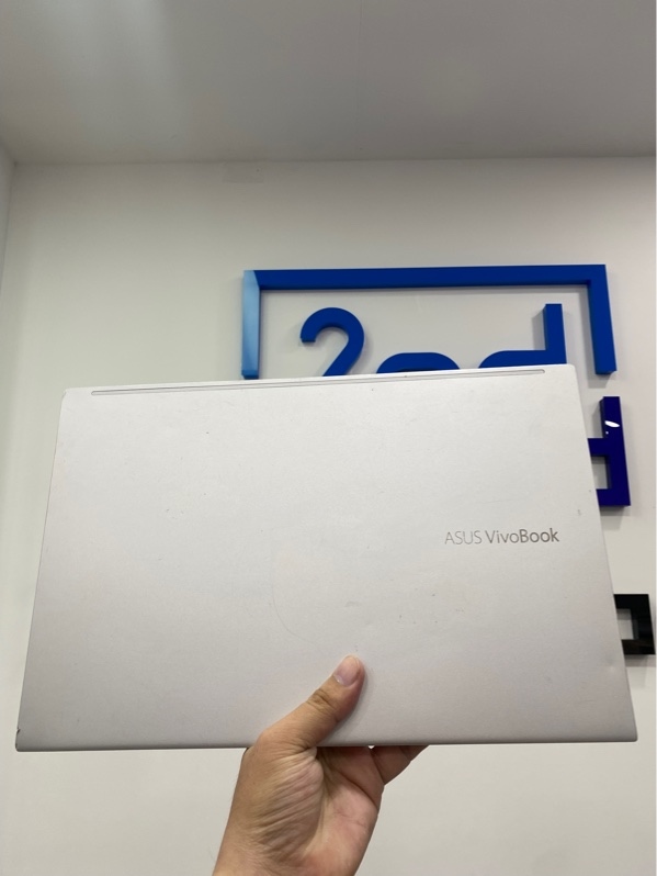 Laptop Asus Vivobook X513EPN - I5-1135G7 - 8/512GB - Pin 100% đã thay - Màu bạc - Ngoại hình: 97% - Màn ám hồng, cấn trầy viền nhiều - Kèm sạc