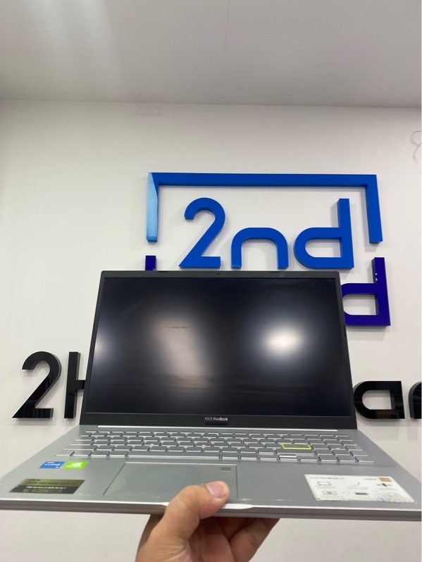 Laptop Asus Vivobook X513EPN - I5-1135G7 - 8/512GB - Pin 100% đã thay - Màu bạc - Ngoại hình: 97% - Màn ám hồng, cấn trầy viền nhiều - Kèm sạc