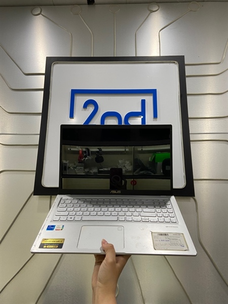 Laptop Asus Vivobook X515 EA - i5-1135G7 - Ram 4/512GB SSD - Pin 57% - Màu bạc - Ngoại hình: 97% - nút số enter phím cứng - Kèm sạc 1