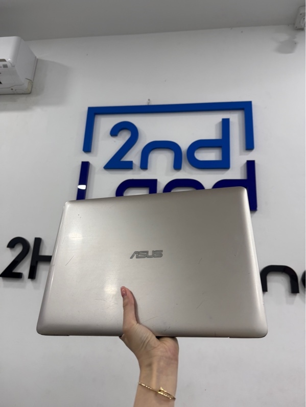 Laptop ASUS X456UA- i5-6200U-4gb DDR 3/SSD 120GB sức khỏe 96%-HDD 500GB sức khỏe cảnh báo-Màu bạc-Pin chai-Ngoại hình 96%-Màn trầy, hồng nhẹ, cao su màn tróc, không wifi, touchpad tróc, không sử dụng 2 ngón , máy trầy, cấn, mất cao su trống trượt -Kèm sạc