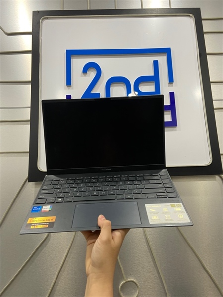 Laptop Asus Zenbook 14 - UX425EA - i5-1135G7 - Ram 8/512GB SSD - Pin 56% - Màu xám - Ngoại hình: 97% - Xước mặt đáy , màn đốm + phản quang + bị rộp - Body - Kèm sạc 1
