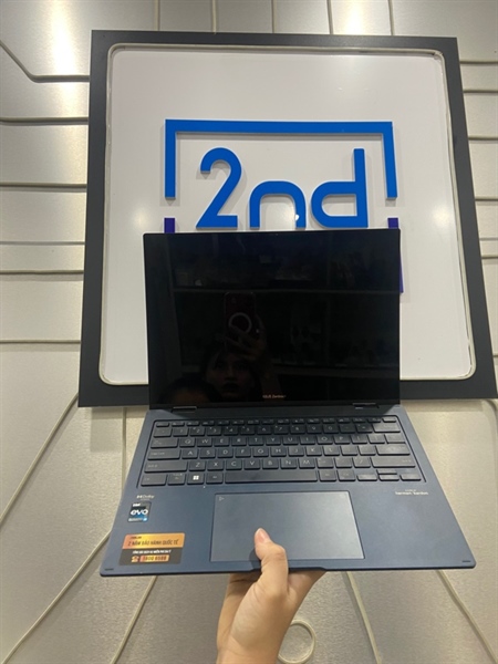 Laptop Asus Zenbook Flip UP3404VA - i5-1340P - Ram 16/512GB SSD - Màn cảm ứng - Pin 82% - Màu xanh - Ngoại hình: 98% - Body - Kèm sạc 1
