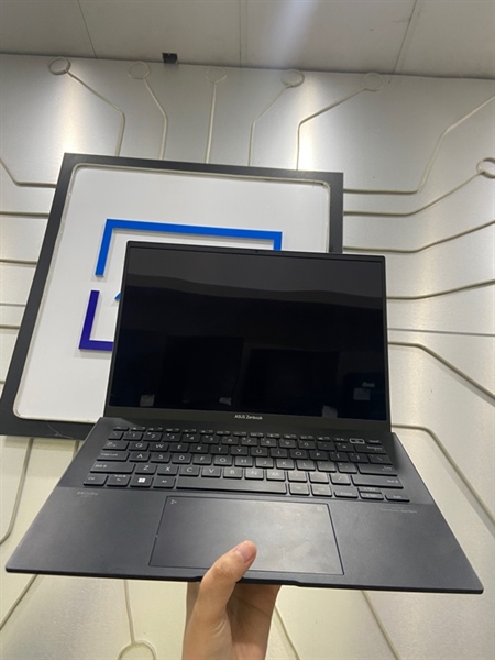 Laptop Asus Zenbook UM3402YAR UM3402YA - AMD Ryzen 57530U - Ram 16/512GB - Pin 87% - Màu đen - Ngoại hình: 97% - Kèm sạc 1