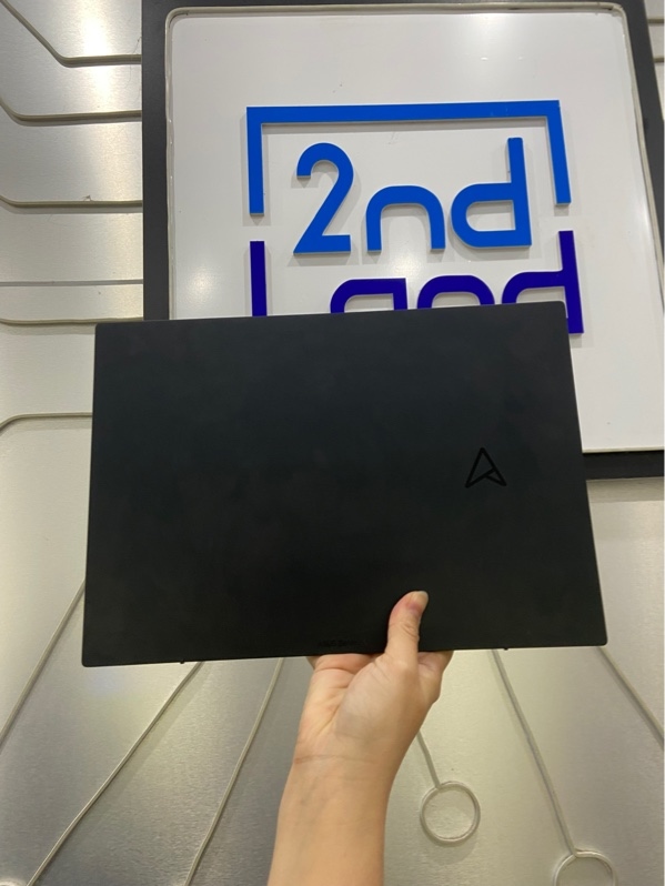 Laptop Asus Zenobook 14 Oled - AMD Ryzen 5 7430U - Ram 16/512GB SSD - Pin 84% - Màu đen - Ngoại hình: 97% - Kèm sạc