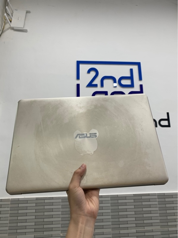 Laptop AsusTek Computer inc X510UAR - i5 8250U - 12GB/1TB HDD - Màu đen - Ngoại hình: 96% - Chết pin cắm nguồn,màn ám xanh, phản quang nặng,trầy,ố nặng - Kèm sạc - SP KHÔNG BẢO HÀNH