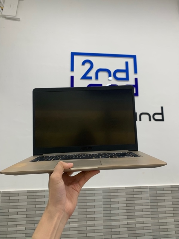 Laptop AsusTek Computer inc X510UAR - i5 8250U - 12GB/1TB HDD - Màu đen - Ngoại hình: 96% - Chết pin cắm nguồn,màn ám xanh, phản quang nặng,trầy,ố nặng - Kèm sạc - SP KHÔNG BẢO HÀNH