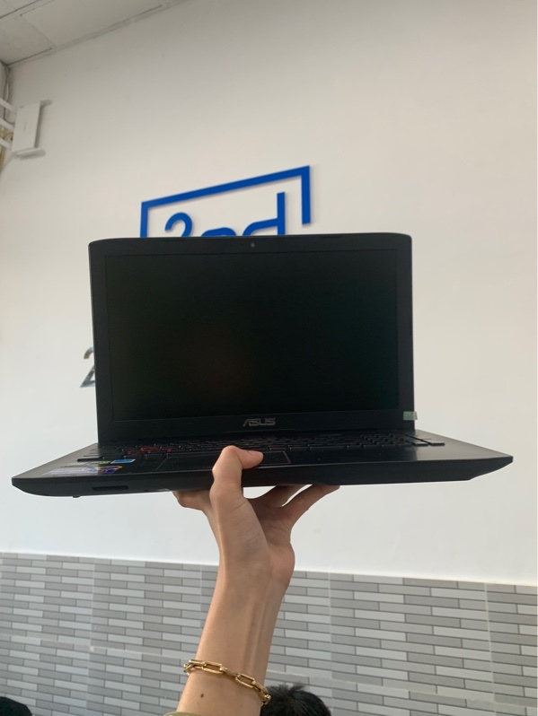 Laptop Asustek GL 552JX - i5-4200H - 12GB/256GB SSD - GTX 950M - Màu đen - Pin 76% - Ngoại hình: 98% - Màn tối, viền ám hồng, loa nhỏ - Box + kèm sạc