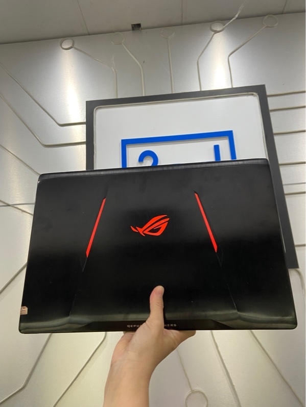 Laptop AsusTek Strix GL553VD - i5-7300HQ - GTX 1050 4GB - Ram 8/128GB SSD - 1TB HDD - Pin 29% - Màu đen - Ngoại hình: 97% - Touchpad tróc , màn ám hồng nặng , cấn màn đen , Fps 24 , sạc linh kiện quấn keo - Kèm sạc