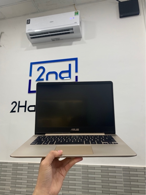 Laptop Asustek UX430UNR - i7-8550U - 8GB/256GB SSD - Nvidia gefore MX150 - Màu vàng - Pin 100% đã thay - Ngoại hình: 97% - màn ám hồng - Kèm sạc