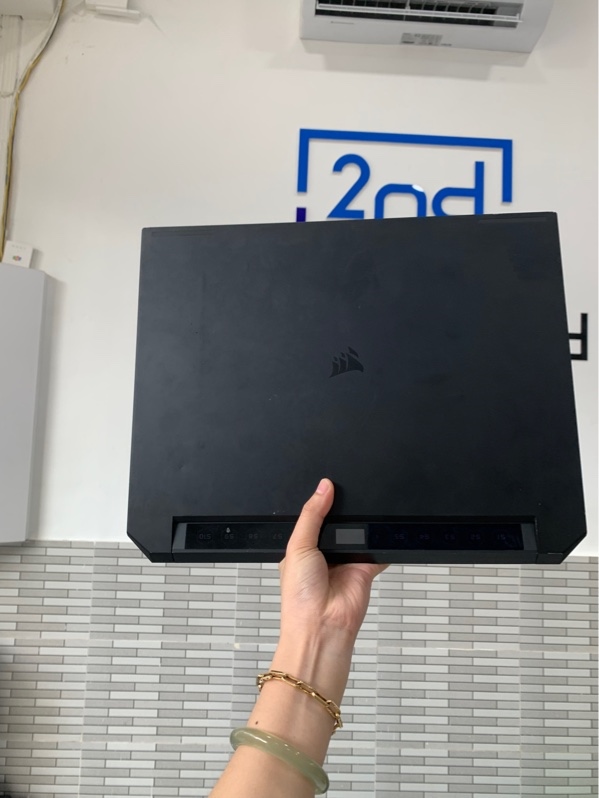 Laptop Corsair Voyager A1600 - Ryzen 9 6900HS - RX 6800M 12GB - Ram 16GB/SSD 512GB - Màu đen - Pin 78% - Ngoại hình: 97% - Màn ám hồng - Kèm sạc linh kiện