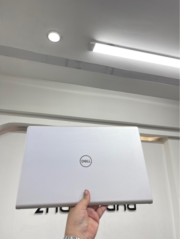 Laptop Dell 15 DC15250 - core 3 100U - 8/512gb ssd - Màu xám - Pin 95% - Ngoại hình 98% - Màn ám vàng nhẹ - Kèm sạc