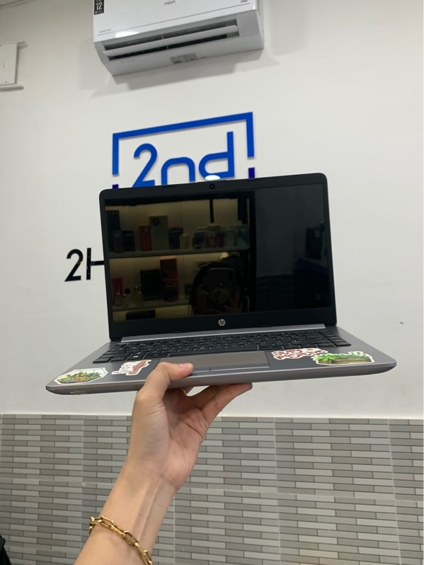Laptop Dell 245 G8 - Ryzen 5 5500U - Ram 8gb/ssd 512gb - Pin 100% - Ngoại hình: 96% - Body trầy xước,sticker, màn ám hồng + 1 điểm chết pixel - Kèm sạc