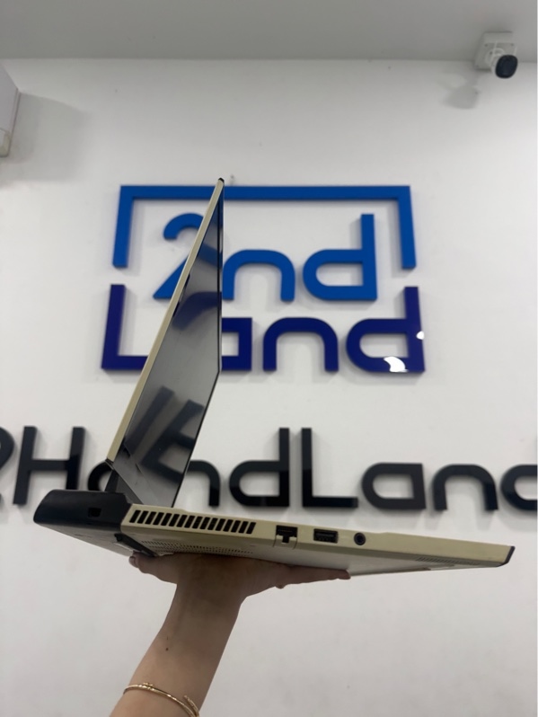 Laptop Dell Alienware M15 R2 - i7-9750H - Ram 8GB/256SSD-1T SSD - card GeForce GTX 1660 Ti - Màn FHD 240hz - Màu trắng - Pin thay 100% - Ngoại hình 96% - Màn có 2 chấm pixel , hở sáng viền , ố vàng nặng , nứt khe gió , trầy cấn viền - Kèm sạc 180w