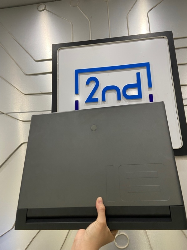 Laptop Dell Alienware M18 R1 - I9-13900HX - RTX 4080 - Ram 64/2TB SSD - Màn hình 18 inch Fullhd 480hz - Pin 81% - Màu xám - Ngoại hình: 98% - Viền hồng nhẹ - Kèm sạc
