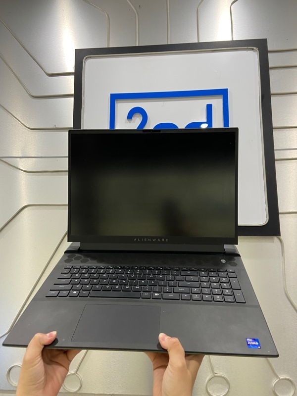 Laptop Dell Alienware M18 R1 - I9-13900HX - RTX 4080 - Ram 64/2TB SSD - Màn hình 18 inch Fullhd 480hz - Pin 81% - Màu xám - Ngoại hình: 98% - Viền hồng nhẹ - Kèm sạc