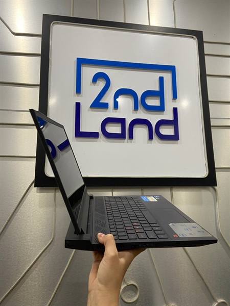Laptop Dell G15 5511 - i5-11400H - RTX 3050 - Ram 8/256GB SSD - Pin 57% - Màu xám - Ngoại hình: 97% - 4 nút tróc sơn, nút A bị xúc, bể góc viền màn - Kèm sạc 2