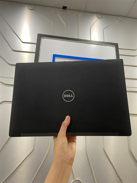 Laptop Dell Inc Latitude 7480 - Core i7-6600U - CPU Ram 8 256 SSD - Pin 58% - Màu đen - Ngoại hình: 97% - Màn ám xanh, mất nút chuột trên phím, touchpad hư - Body - Kèm sạc