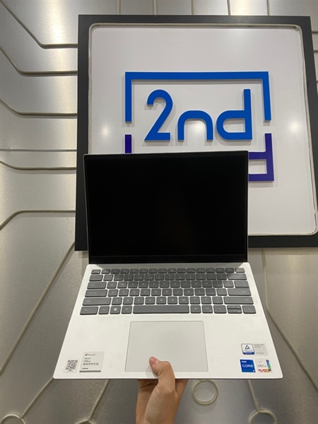 Laptop Dell Inspiron 14 5420 - i5-1240P - Ram 16/512GB - Xe Graphics - Pin 76% - Màu bạc - Ngoại hình: 97% - Body - Kèm sạc 1