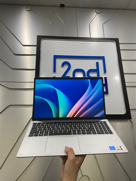 Laptop Dell Inspiron 15 3511 - 60HZ - i7-1165G7 - Ram 16/512GB SSD - Pin 63% - Màu xám - Ngoại hình: 98% - Kèm sạc 1