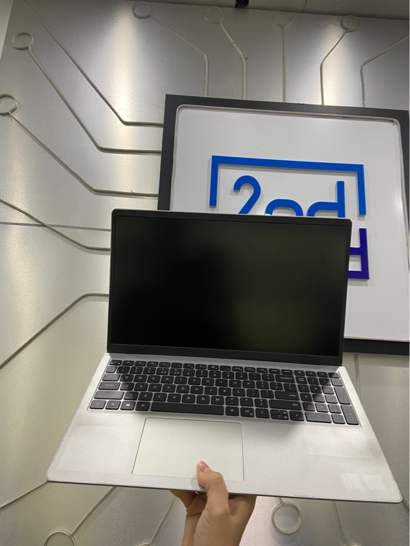Laptop Dell Inspiron 15 3511 - I5-1135G7 - Ram 16/512GB SSD - Geforce MX350 - Pin 70% - Màu xám - Ngoại hình: 97% - Màn đã thay, màn ám , bản lề hơi lỏng - Kèm sạc