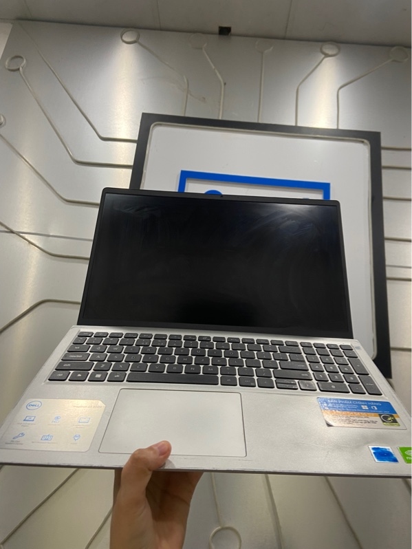 Laptop Dell Inspiron 15 3511 - I5-1135G7 - Ram 16/512GB SSD - Sức khỏe ổ 92 - Pin 50% - Màu xám - Ngoại hình: 97% - Màn ám hồng, phản quang, in phím, xước cấn - Kèm sạc
