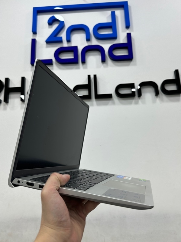 Laptop Dell Inspiron 15 3520 - i5-1235U - Ram 8GB/512GB SSD (97%) - Pin 72% - Màu bạc - Ngoại hình 97% - Kèm sạc
