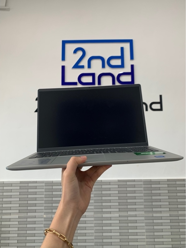 Laptop Dell Inspiron 15 3520 - i5-1235U - Ram 8GB/512GB SSD - Màu bạc - Pin 90% - Ngoại hình: 98% - 2 đốm phản quang - Kèm sạc