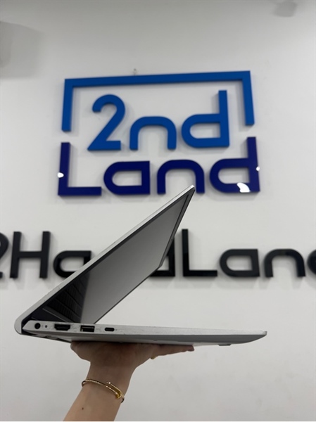 Laptop Dell Inspiron 15 3530 - i7 1355U - 16/512GB SSD - Card MX550 - Màu bạc - Pin 83% - Ngoại hình 97% - cấn góc - Kèm sạc 1