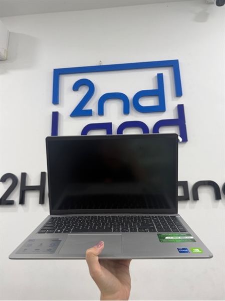 Laptop Dell Inspiron 15 3530 - i7 1355U - 16/512GB SSD - Card MX550 - Màu bạc - Pin 83% - Ngoại hình 97% - cấn góc - Kèm sạc 2