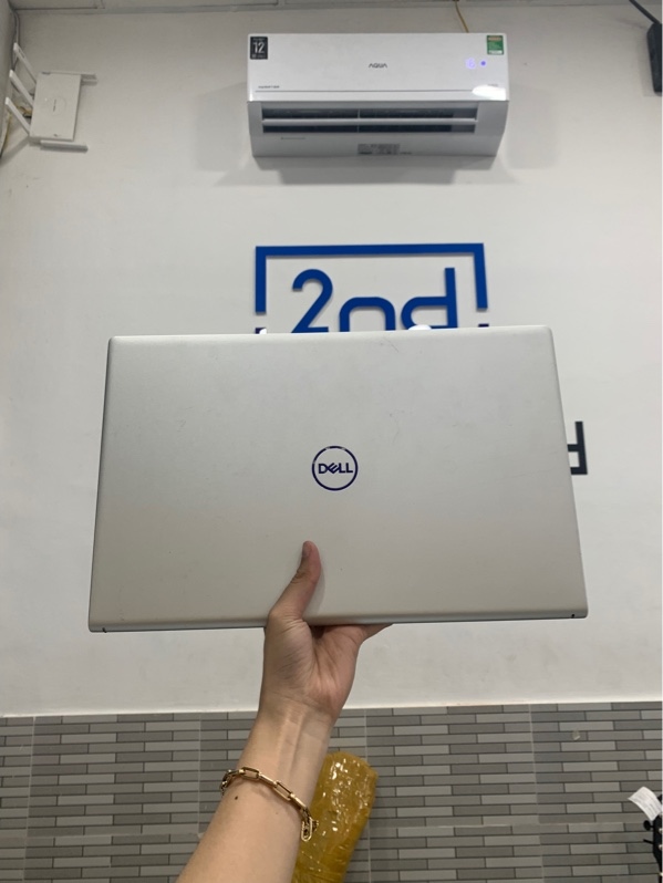 Laptop Dell inspiron 15 5510 - i5-11300H - Ram 8gb/ssd 256gb - Màu xám - Pin 59% - Ngoại hình: 97% - Trầy cấn, màn ám hồng + phản quan - Kèm sạc