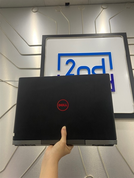 Laptop Dell Inspiron 15 7000 Gaming- i5-7300HG-GTX 1050 Ti-Ram 16/128GB SSD - 500GB HDD - Pin chai - Màu đen - Ngoại hình: 98% - Loa rè nặng, màn ám hồng viền vừa, màn hở sáng bên phải,viền cao su nứt,touchpad trái phải hư vật lý,cổng USB hư- Không sạc